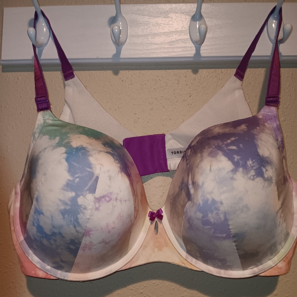 TORRID BRA 42D, TYE DYE